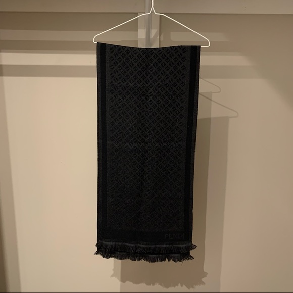 FENDI scarf - Picture 1 of 4